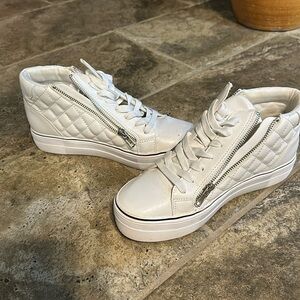 Women Steve Madden white zip up sneakers